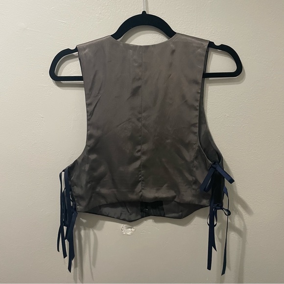 one of a kind bow vest - Picture 3 of 7